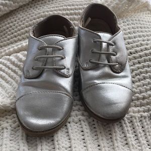 Gap kids silver shoes
